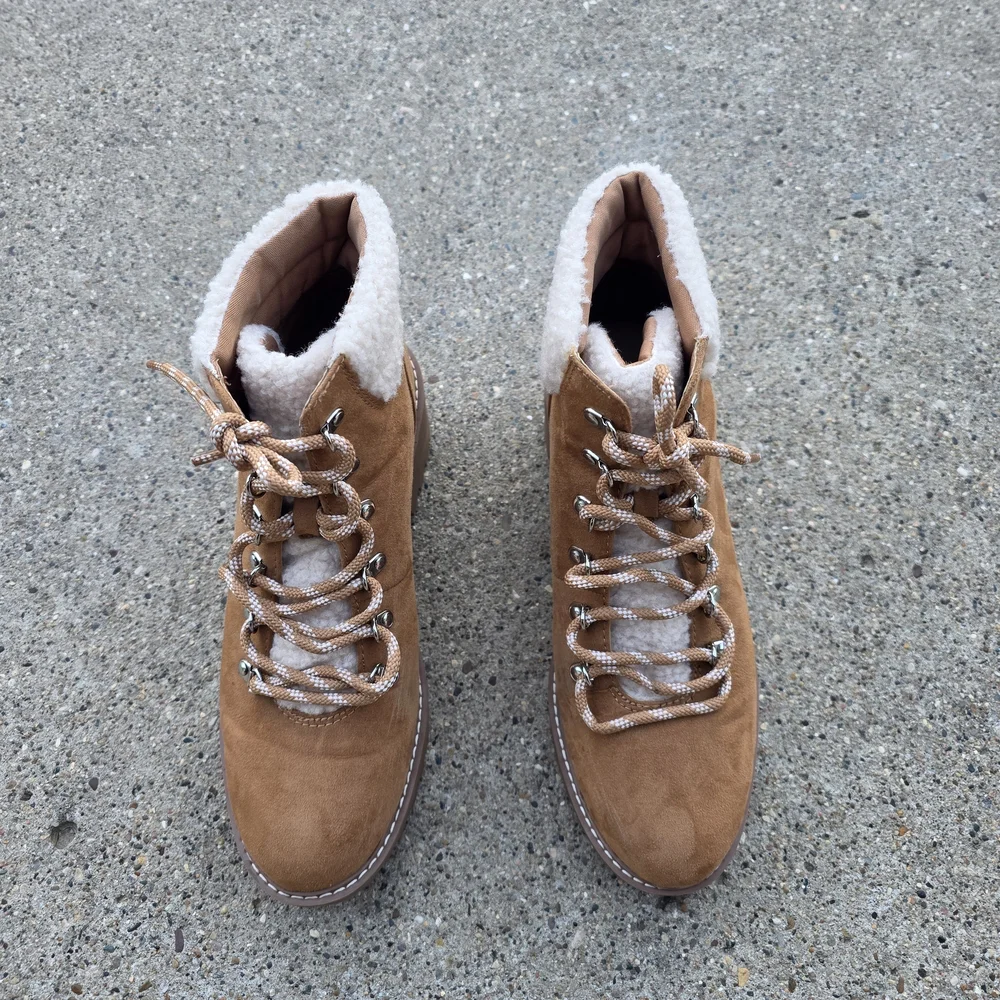 Universal Threat Women's Tan Suede Ankle Boots Size 8.5